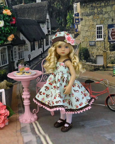 Retro Robin - dress, hat, tights & shoes for Little Darling Doll or other 33cm doll