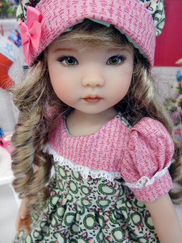 Christmas Wreaths - dress, hat, tights & shoes for Little Darling Doll or 33cm BJD